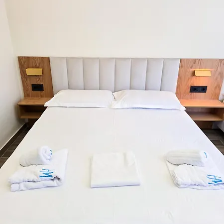 Hotel Azure 3*