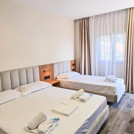 Hotel Azure 3*
