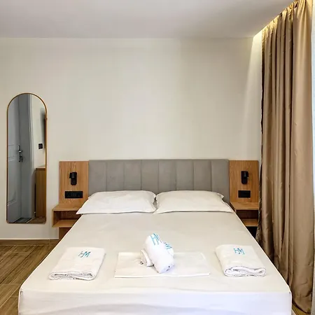 Azure Hotel 3*