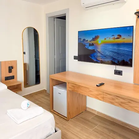 Azure Hotel 3*