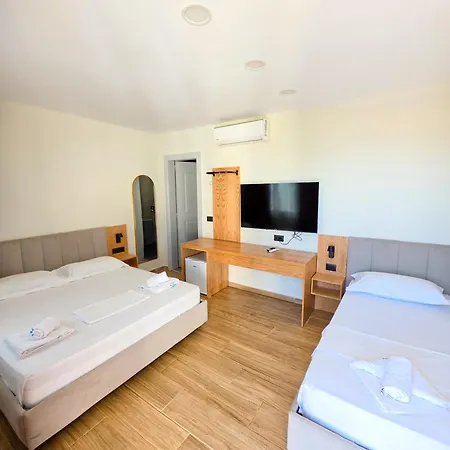 Hotel Azure Dhermi