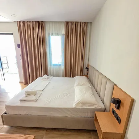 Azure Hotel 3*