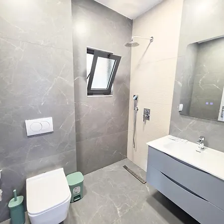 Hotel Azure Dhermi