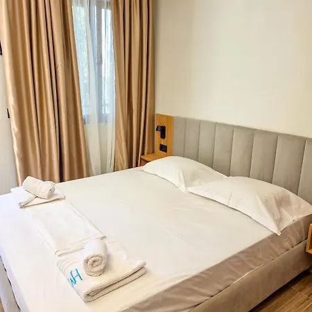 Hotel Azure 3*
